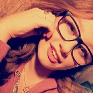 Meet your Posher, Lexi